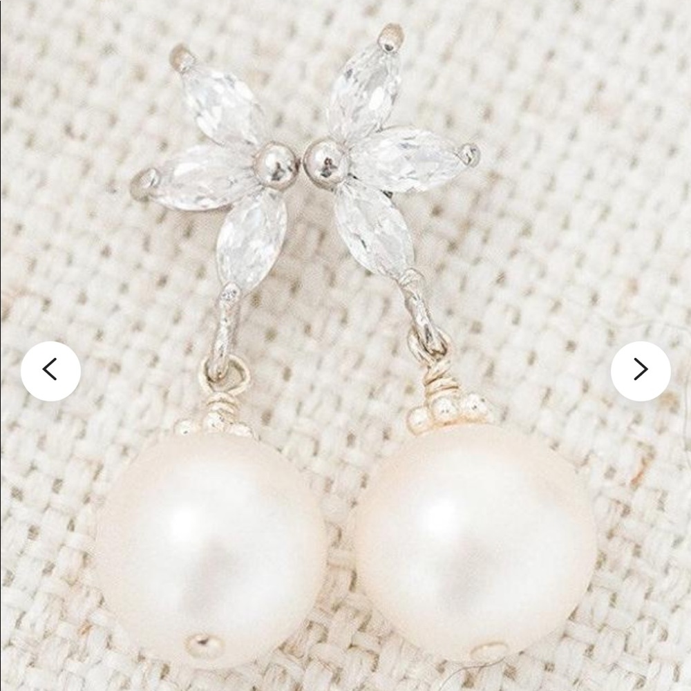 Pearl drop earrings
